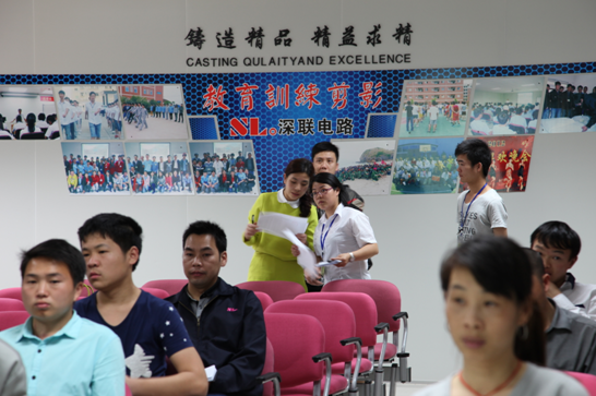 柔性線(xiàn)路板廠(chǎng)迎來(lái)區(qū)就業(yè)局培訓(xùn)科的培訓(xùn)指導(dǎo)