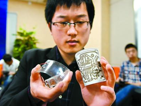 柔性線路板廠帶你一起將未來電腦屏幕卷起來