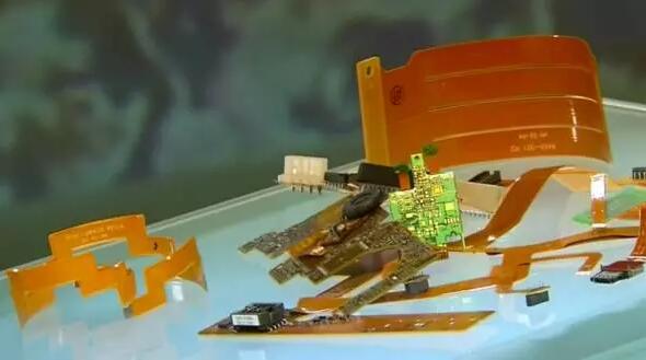 【科普】可以扭來扭去的柔性電路板，是這樣制作的