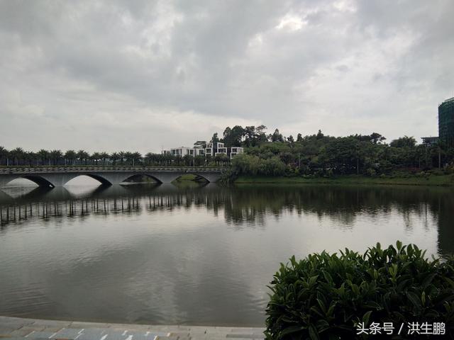 微信這么火，為什么12306不支持微信支付，而支付寶可以